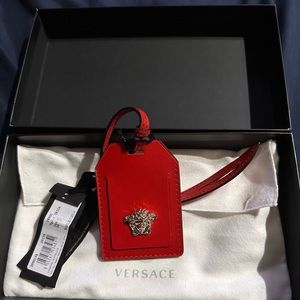 $275 NWT Versace Medusa Luggage Travel Tag Supreme Red Leather Gold Toned Medusa